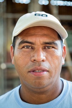 Alvaro Antonio Paniagua (45) ist der Schwager von Manuel de Jesús Morán Hidalgo. Er arbeitet in einer Maquila, wo Hähnchen gezüchtet werden.