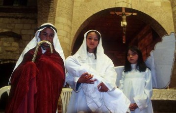 Novenen / Adventsfeier / Weihnachten
Novenenfeier mit Kindern als Heilige Familie verkleidet.