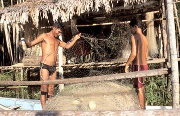 Cametà / Parà / Rio Tucurui
Fischer kontrollieren das Netz
