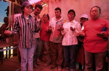 Andacht mit Sr. Mariza Pabon in der Kapelle auf der Müllkippe in Xochitenco bei Texcoco
Reportage: "Die Müllschwester"
Mexiko, 17.02. 2006