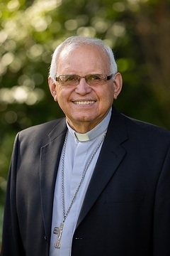 Kardinal Álvaro Ramazzini setzt sich in Guatemala seit Jahrzenten für die Armen und Hungernden ein. Außerdem kämpft er für die Rechte der Flüchtenden. Er ist Gast der Adveniat-Aktion 2023 „Flucht trennt. Hilfe verbindet.“